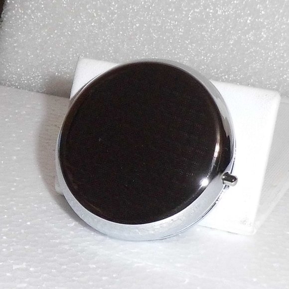 1ea. - Ladies Sunflowers & Butterflies Pill Case/Box - Picture 3 of 3